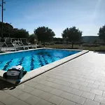 Сasa de vacaciones House With Pool