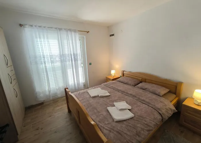 Semesterbostad House With Pool