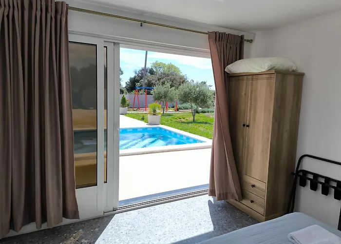 House With Pool Semesterbostad Mali Lošinj