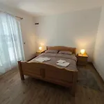 Vakantiehuis House With Pool