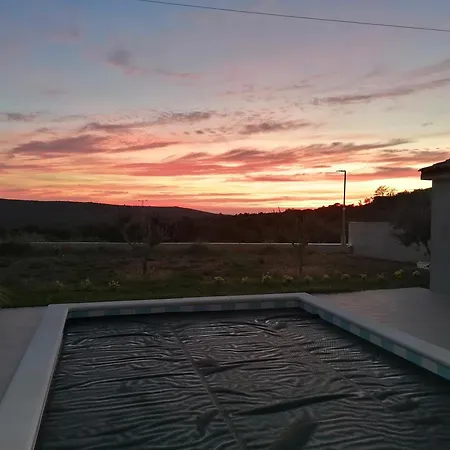House With Pool *