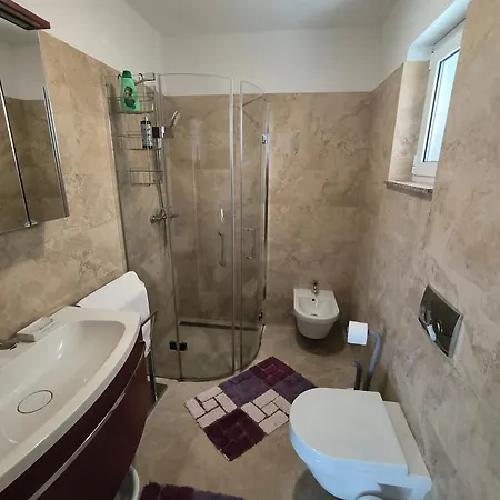 House With Pool * מאלי לוסיניי