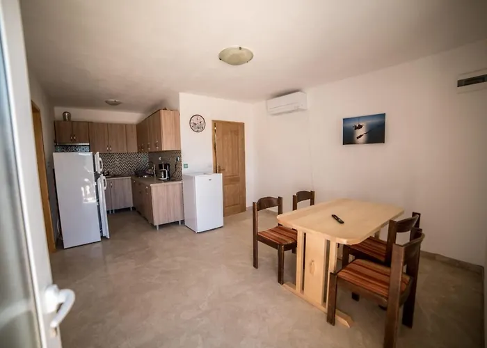 House With Pool 度假居