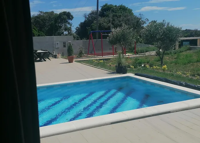 House With Pool 度假居 *