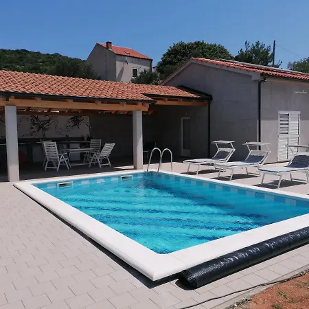 House With Pool Dom wakacyjny *