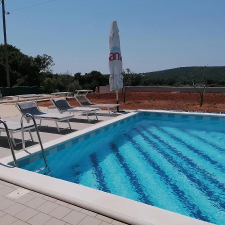 House With Pool Nyaraló