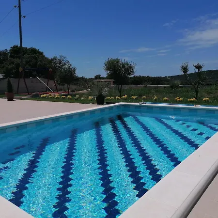 House With Pool Nyaraló Mali Lošinj