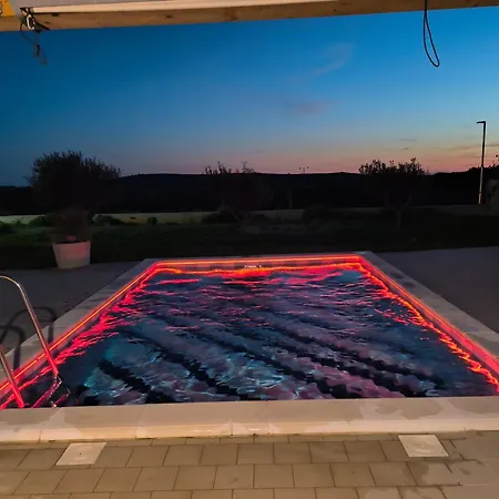 Nyaraló House With Pool Mali Lošinj